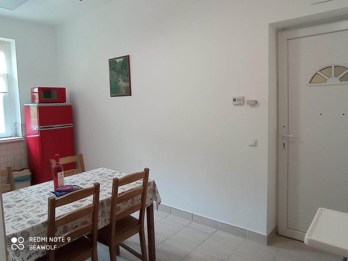 Gizella Apartman Eger Esterno foto