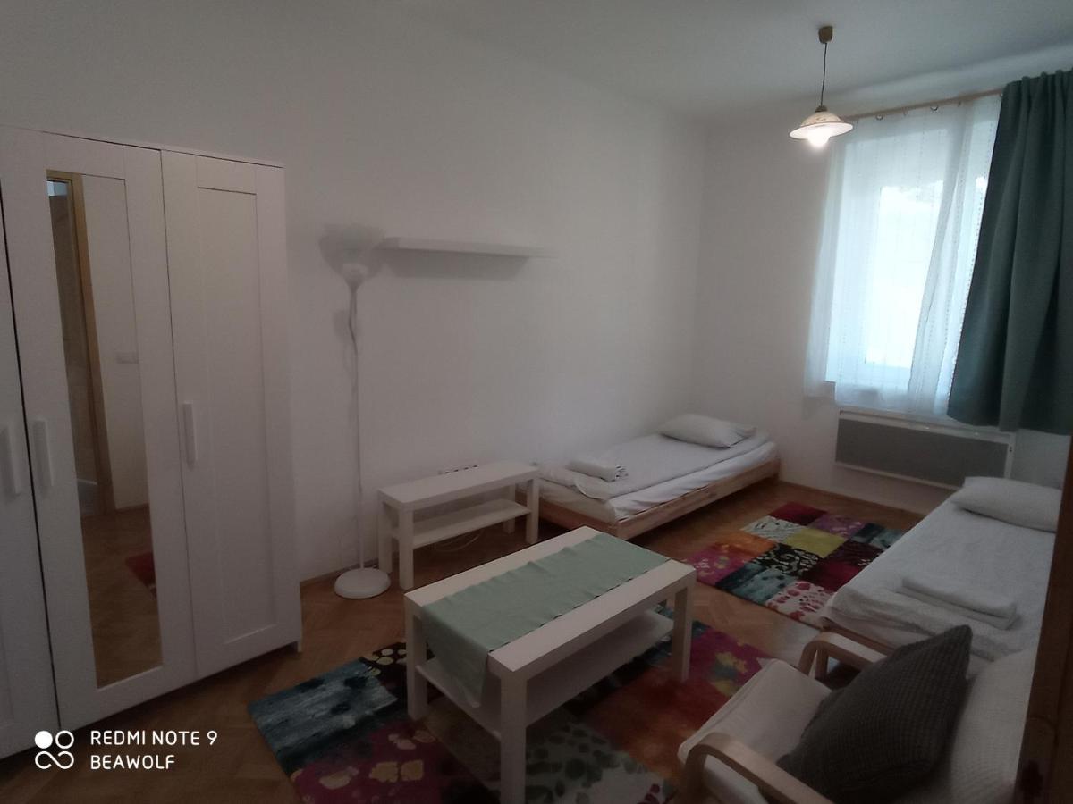 Gizella Apartman Eger Esterno foto
