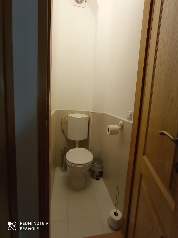 Gizella Apartman Eger Esterno foto